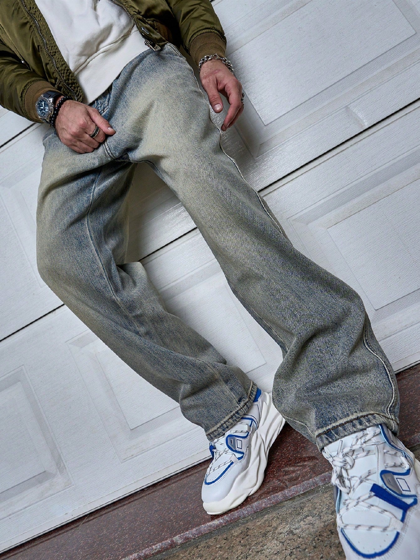 Sven donkerblauwe heren straight-fit jeans met natuurlijke taille, tijdloze stijl en comfortabele pasvorm.